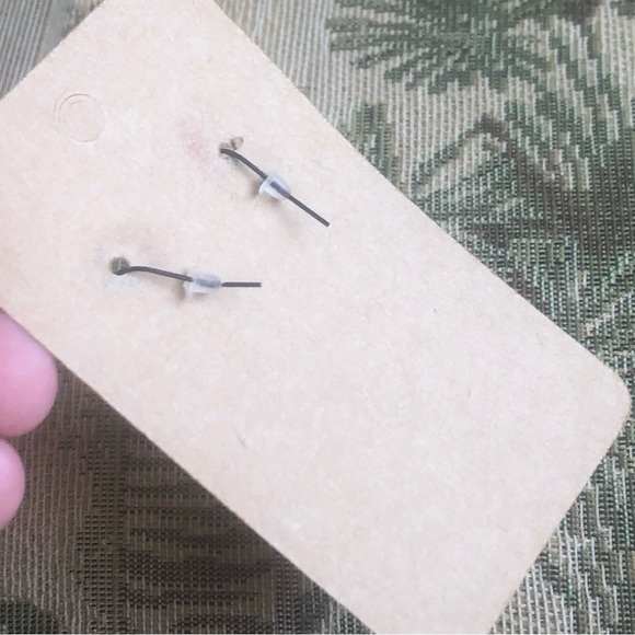 Handcrafted genuine stone elegant dangle earrings - Picture 4 of 5